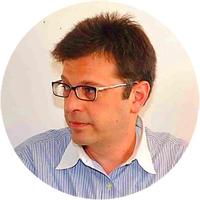 Geva Perry photo manipulated by Cloudinary