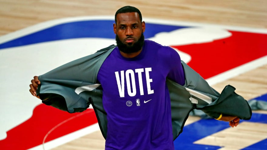Lebron Puts Clown Emoji On Trump S Face During Debate Yardbarker