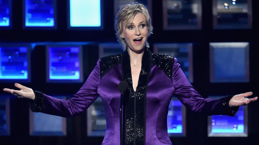 Ranking Every People S Choice Awards Host Yardbarker
