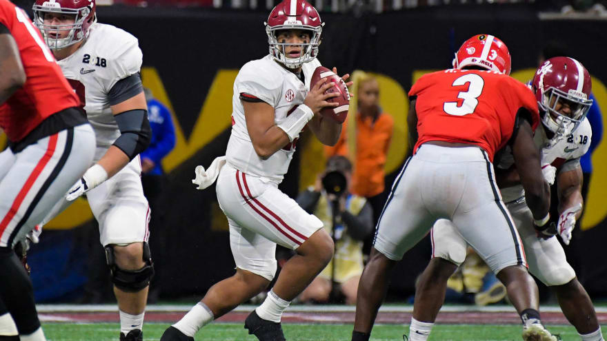 Alabama Qb Jalen Hurts Benched At Halftime For Tua Tagovailoa