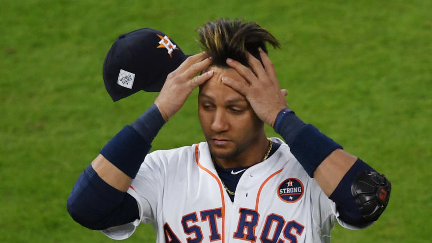 Yuli Gurriel To Undergo Hamate Surgery Yardbarker