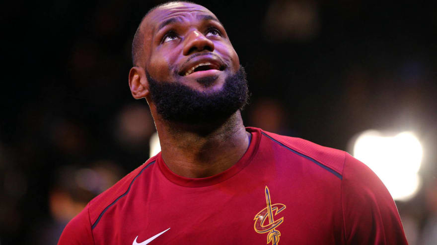 Lebron James Dresses As Pennywise The Clown For Halloween Nails The Look Yardbarker