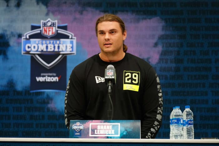 Denver Broncos: Shane Lemieux, OG, Oregon