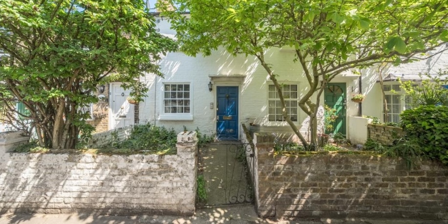 Richmond Upon Thames two bed wheelchair accessible property for sale Chancellors