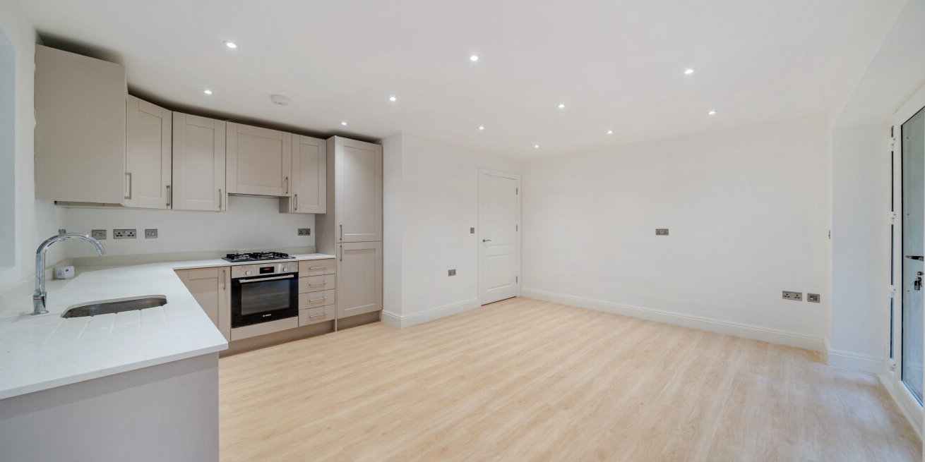 Wheelchair accessible three bedroom flat to rent Croydon