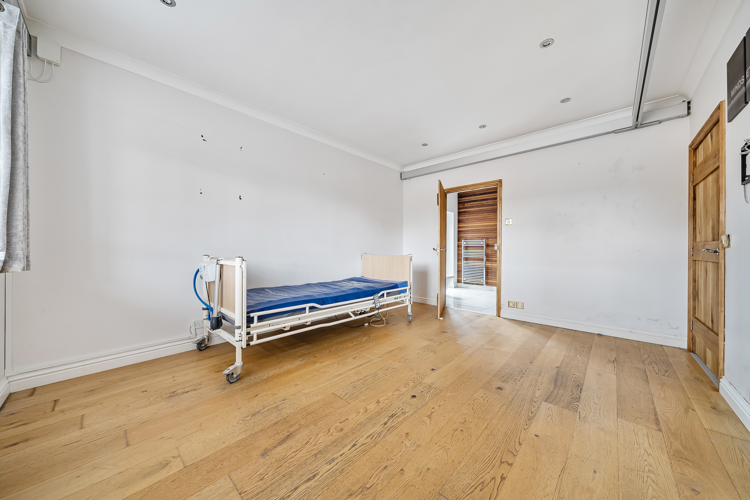 Principal bedroom