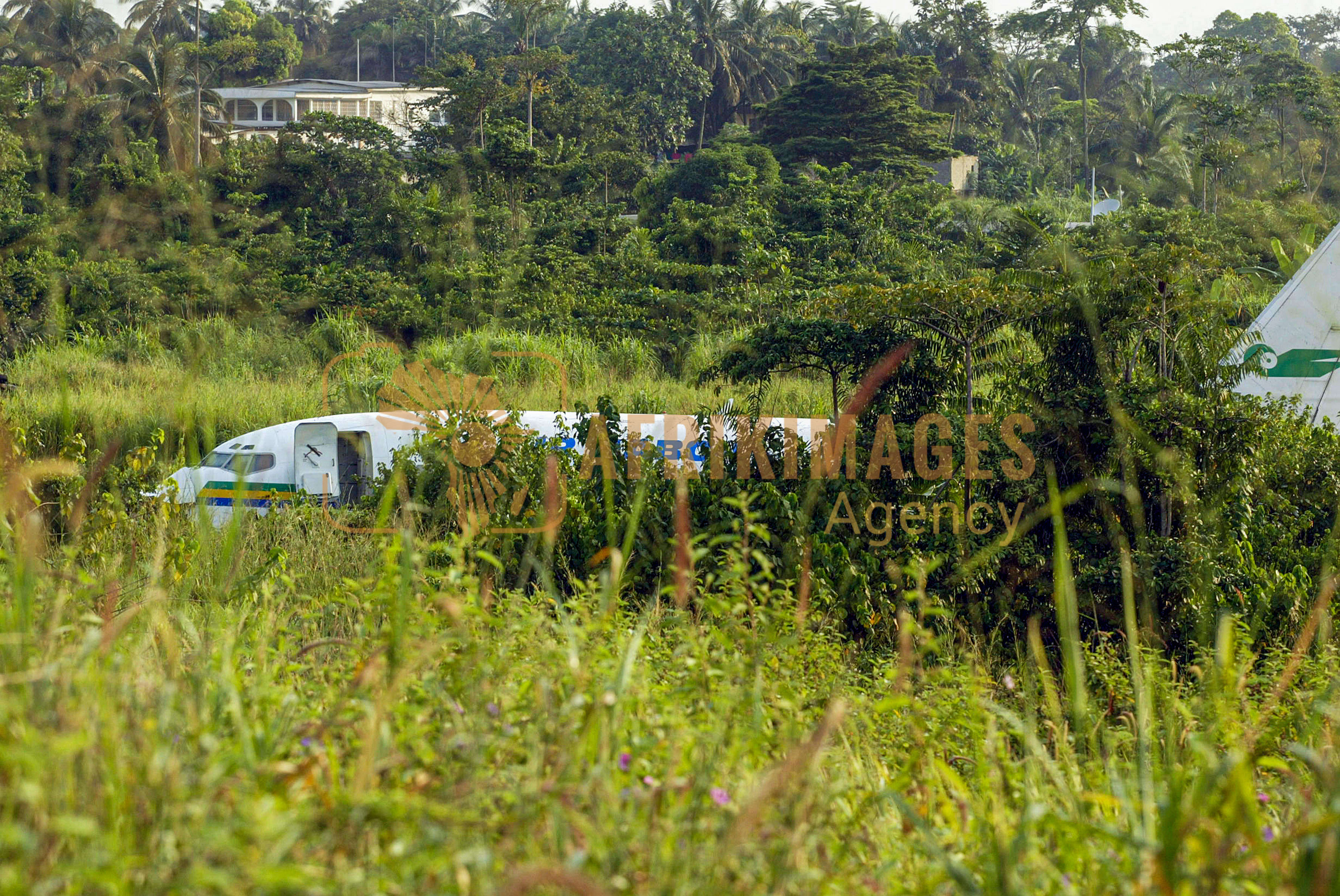 Afrikimages gabon / accident de transport