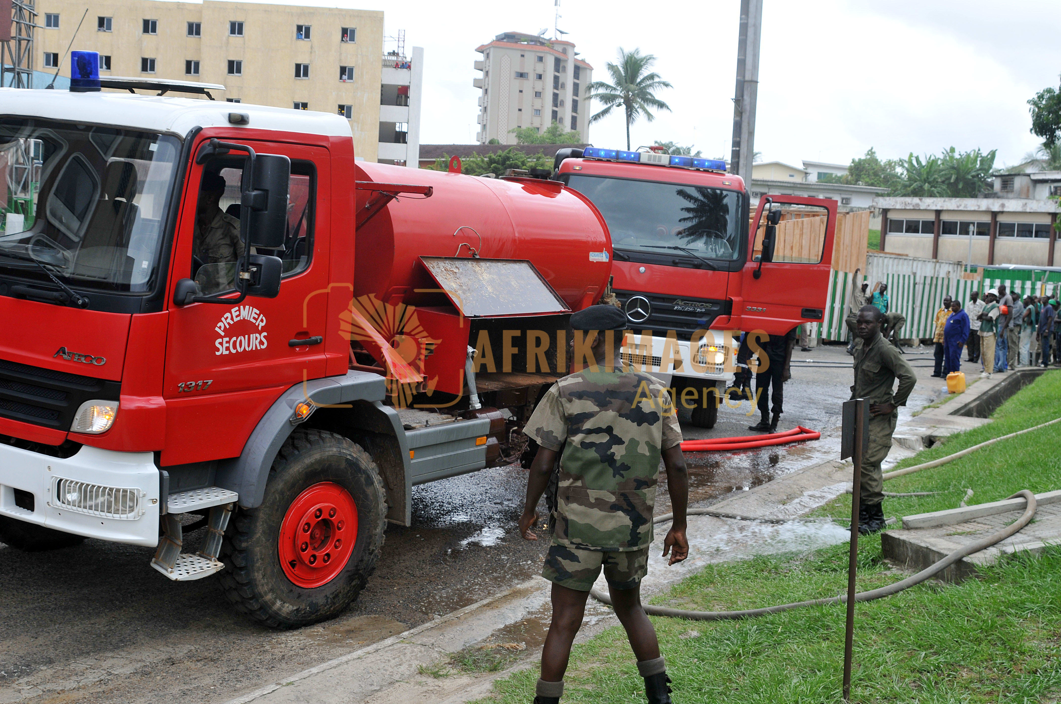 Afrikimages gabon /incendies & inondations