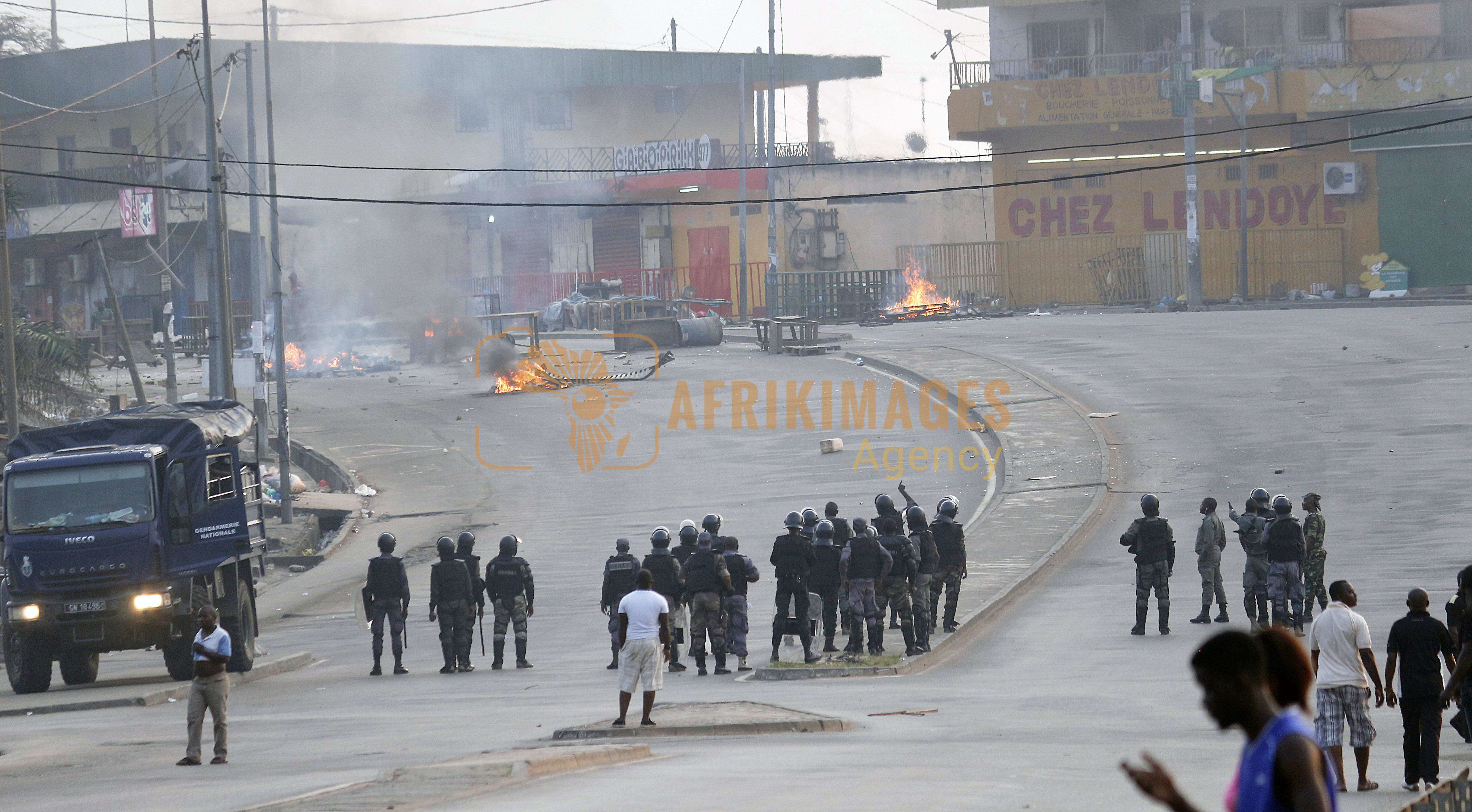 gabon / manifestations violentes