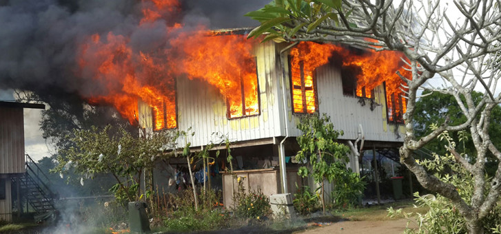 Fire Destroys House at Pau