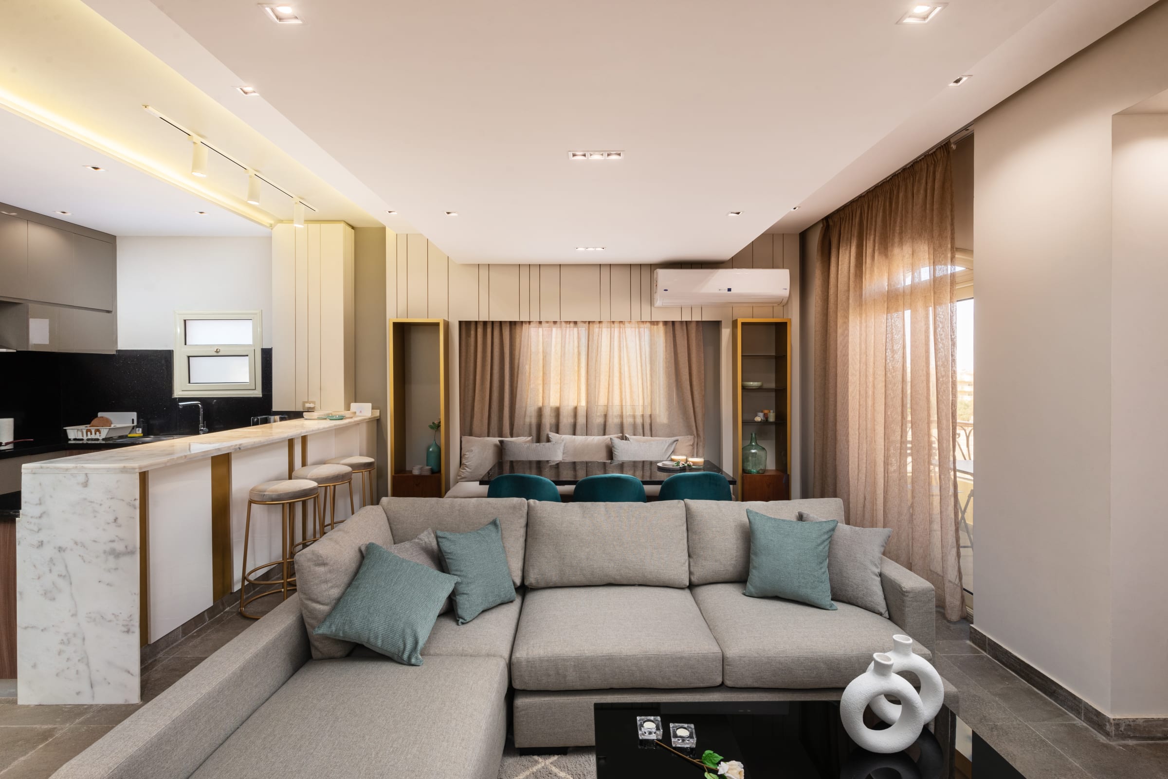 The Sleek & Ritzy 2 BDR | 15 min from CAI Airpt. — Apartment in 6 Al Nakhil new cairo, Cairo, Egypt — photo 8