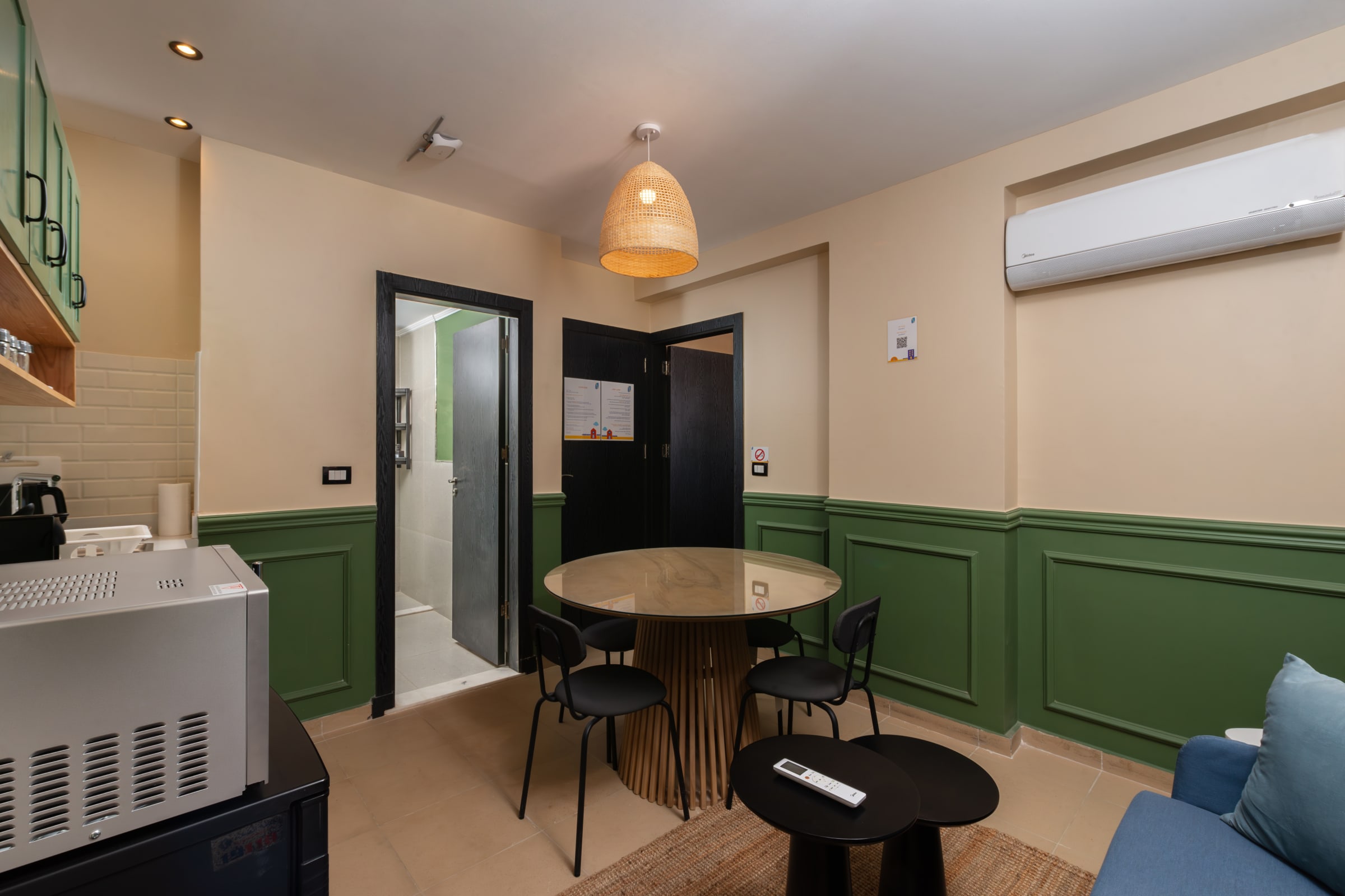 Jacuzzi 2BDR By The Historic Pyramids (Apt.6) — Apartment in Building number 3, Mohammadi ghounaim St, from Amira Fadia St , ( el sout wel dou') Nazlit al Semaan, Giza, Egypt — photo 23
