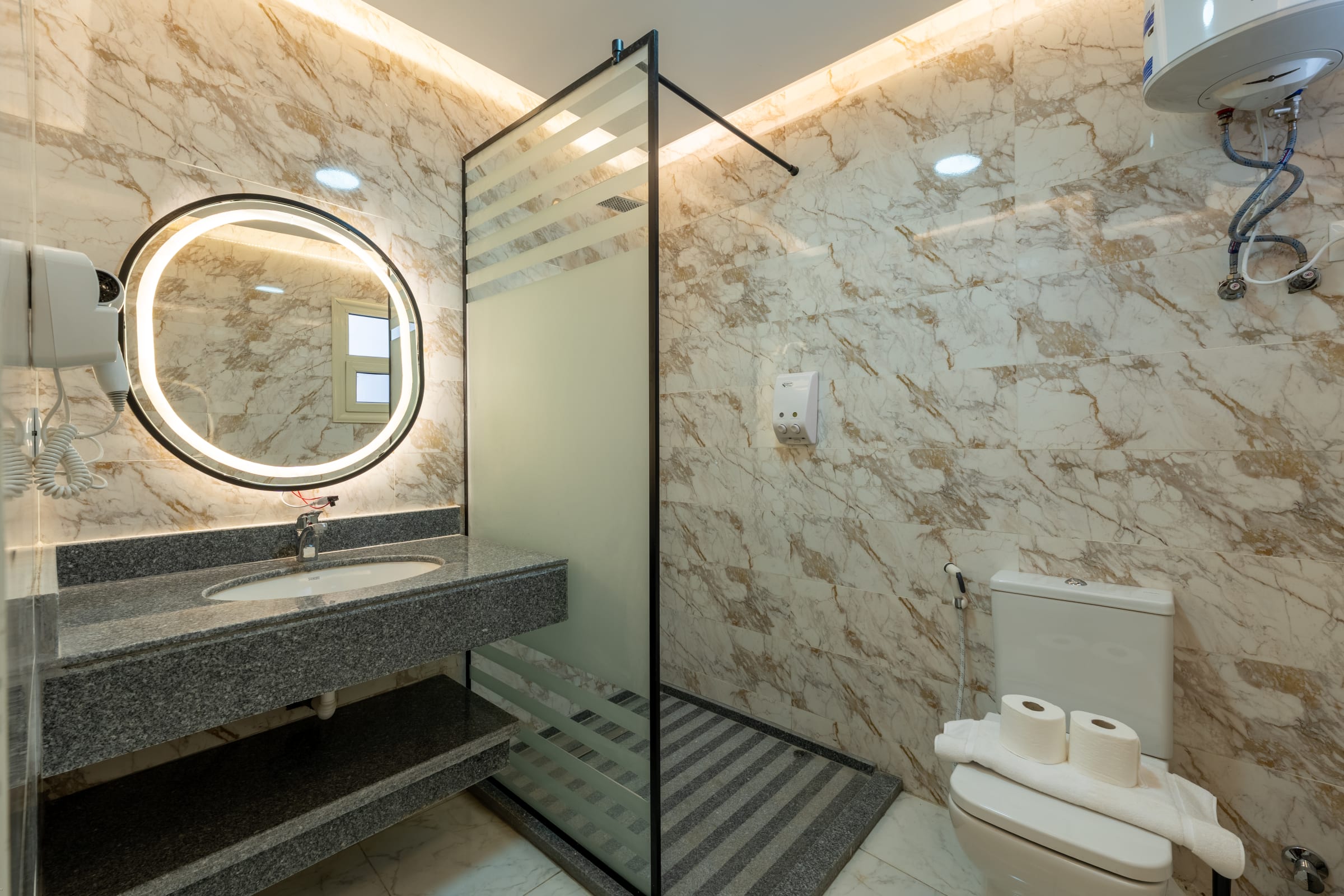 Pyramids Global Suites - Queen Standard Room — Unit in 5 King Faisal St, Kafr Nassar, Al Haram, Giza Governorate 3524020, Giza, Egypt — photo 5