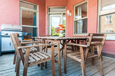 Terrace 2 : completely private (with BBQ).