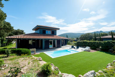 piscine et jardin