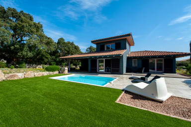 Piscine et jardin