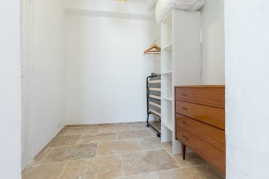 Chambre 1 - Dressing et Lit pliable