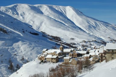 The village of Chazelet in winter