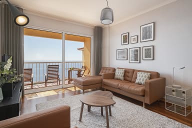 Livingroom with sea view.