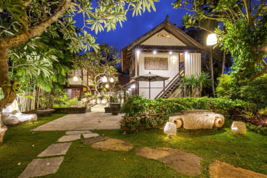 Villa Sembunyi | 5 bedroom private luxury villa rental next to Seminyak Bali