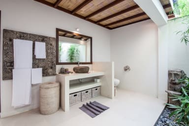 Villa Bali Sari | 6 bedroom private luxury villa in Mengwi Canggu Bali