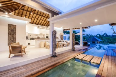 Villa Bali Sari | 6 bedroom private luxury villa in Mengwi Canggu Bali