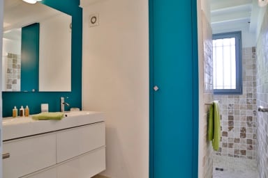 Private bathroom with shower and w.c