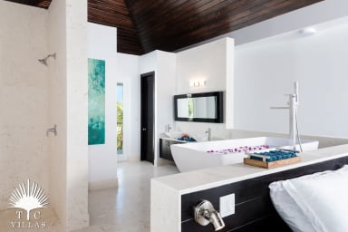 Little Plum's master bedroom with en-suite bath.