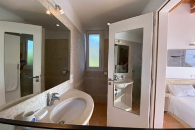 salle de douche chambre principale 1er étage