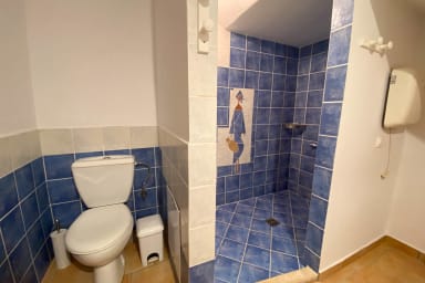 coin douche et toilettes chambre rez de jardin