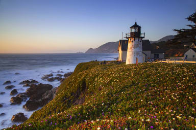 Walk to the Montara Light House & Beach