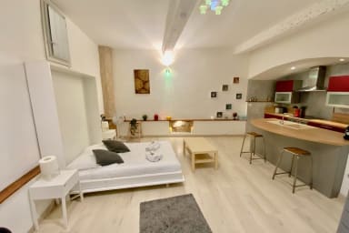 Studio vue de la porte d'entrée