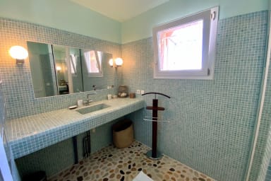 Salle de bain de la suite parentale