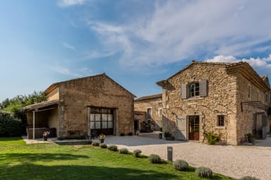 Magnificent house to rent in the heart of Provence with swimming pool