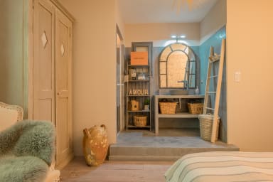 Warm and romantic house to rent in the Luberon