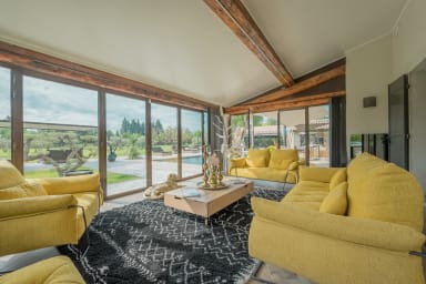 Well-being and relaxation holidays in Provence with swimming pool