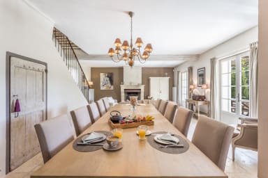 Vacances de rêve dans spacieuse maison avec piscine chauffée