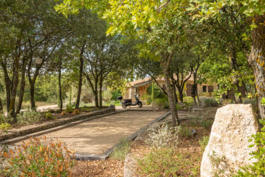 Serenity and relaxation holidays in Ménerbes in Luberon