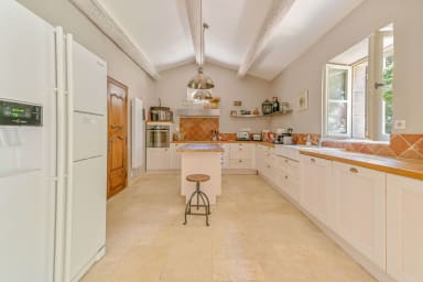 Exceptional stone house to rent in the heart of the Luberon