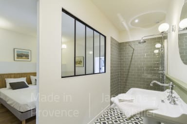Character house to rent in Provence in Les Baux de Provence