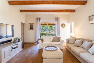 Exceptional property for rent in Gordes