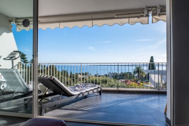 Luxury apartment, sea view, close to the center of Cannes