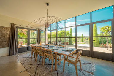 Vacances de rêve dans spacieuse maison avec piscine chauffée
