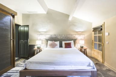 Superb bastide for rent in the heart of Alpilles