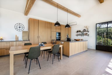 Vacances de rêve avec piscine au coeur de la Provence