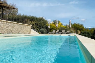 Belle villa a louer avec piscine chauffée proche Ventoux