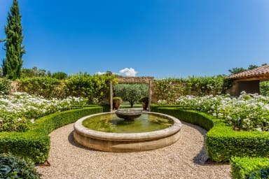 Maison chaleureuse et romantique à louer dans le Luberon