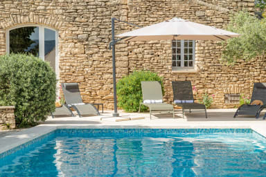 Vacances bien-être et relaxation en Provence avec piscine chauffée