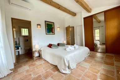 Absolute relaxation for this villa for rent in Provence