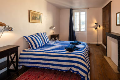 Chambre spacieuse et lumineuse, équipé d'un lit double 140 x 200